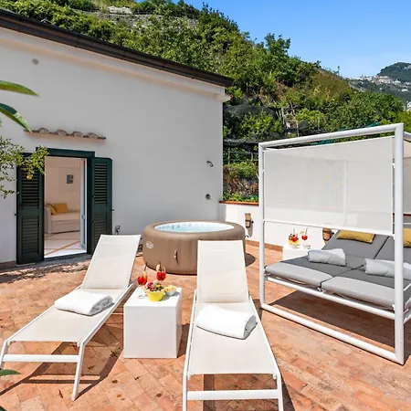 Torre Paradiso 3* Minori