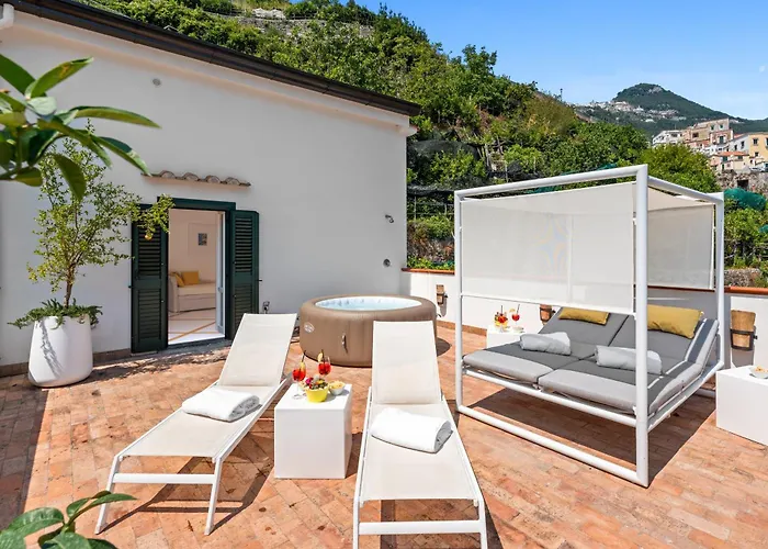 Torre Paradiso 3* Minori