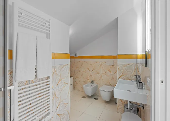 Torre Paradiso 3* Minori