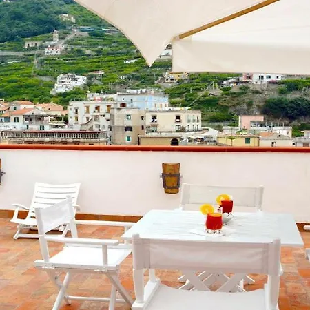 Torre Paradiso Aparthotel Minori