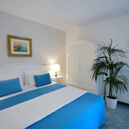 Torre Paradiso Aparthotel 3*
