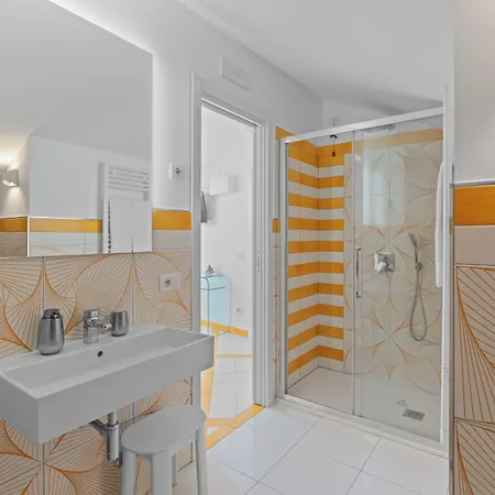 Torre Paradiso 3* Minori