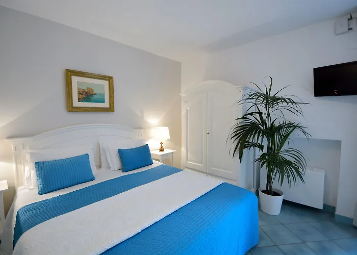 Torre Paradiso Aparthotel 3*