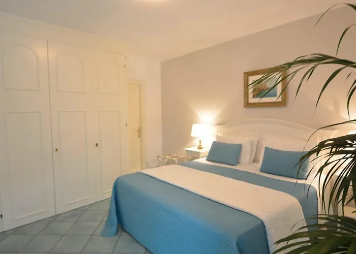 Torre Paradiso 3* Minori